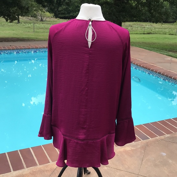 Mossimo Women’s, Large, fuchsia flowy blouse. - Picture 4 of 11